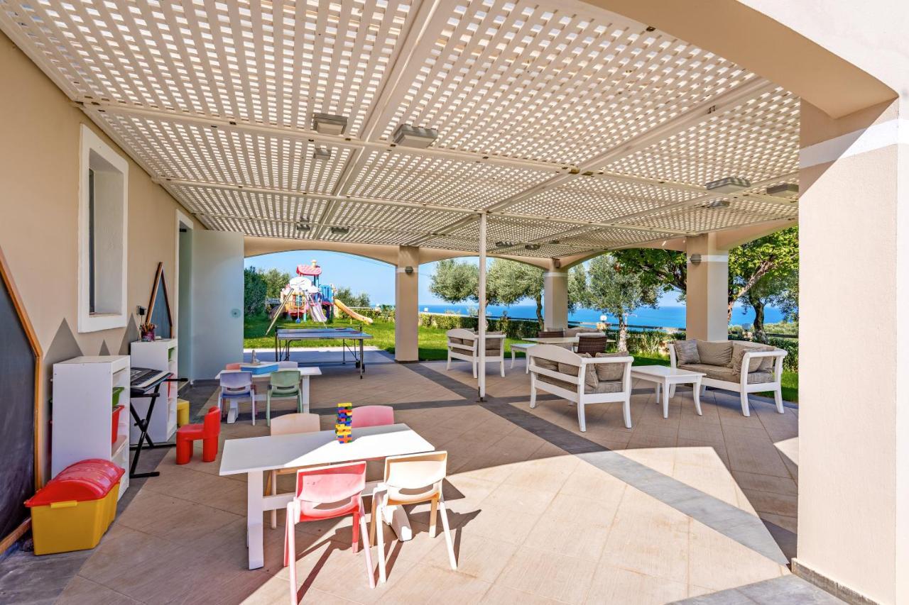 Carme Villas Adelianos Kampos Exterior photo